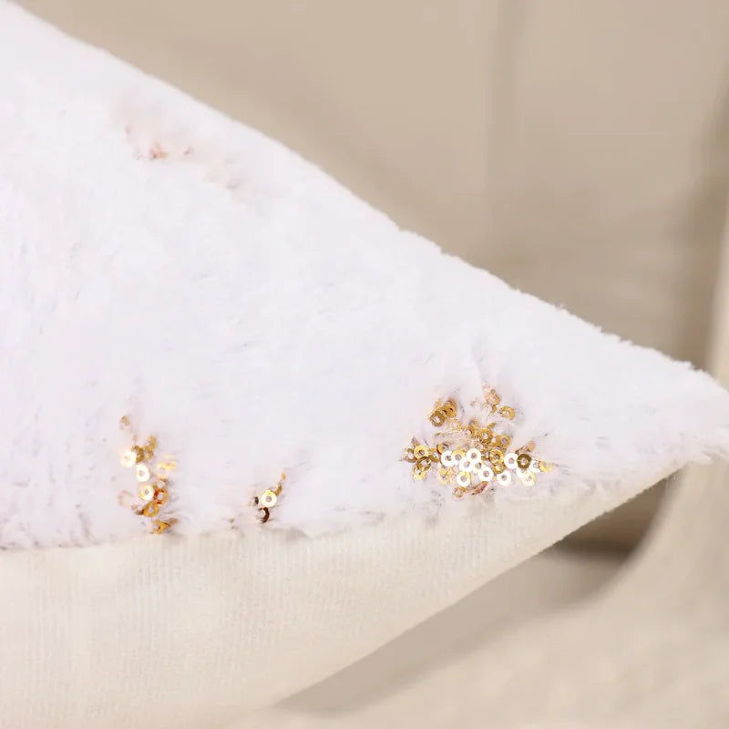 Capa de Almofada Natalina Plush com Paetê Dourado Bordado Lenogue