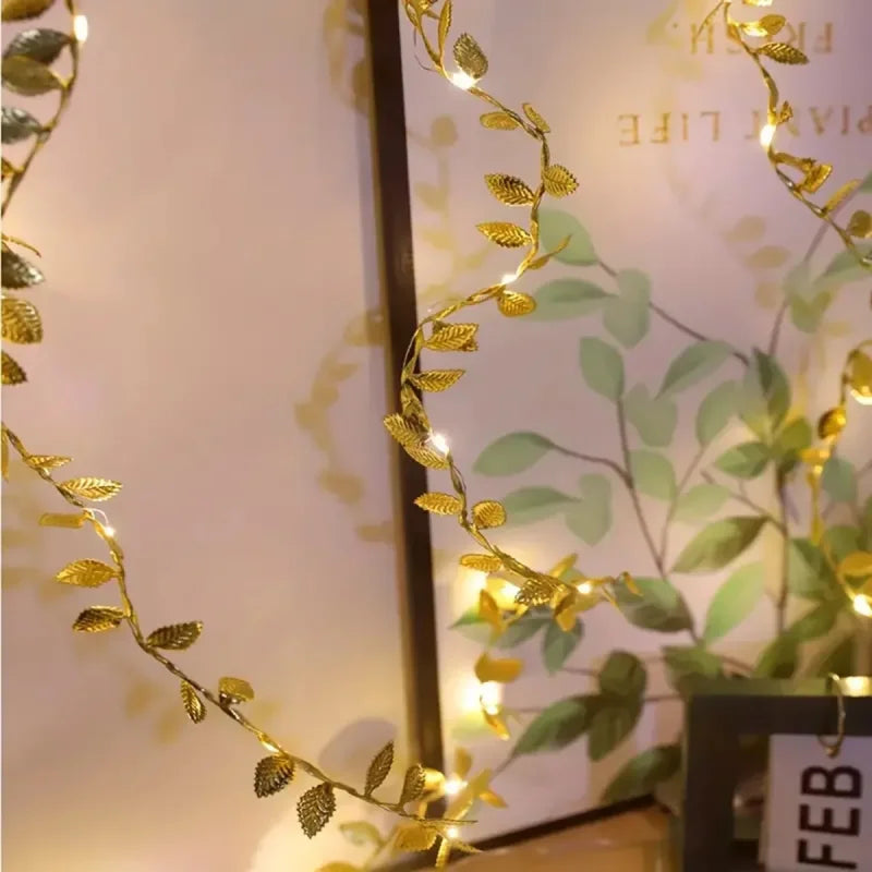 Cordão de Luzes Led Decorativo com Folhas Douradas Lenogue Dourado