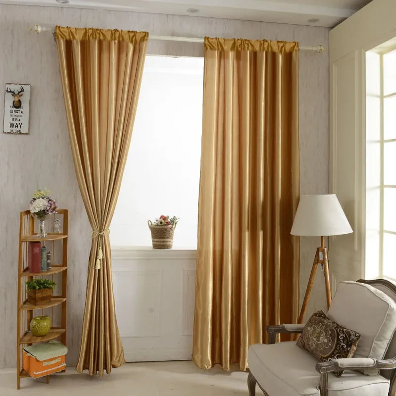 Cortina Acetinada para Varão com Caimento Fluido Lenogue