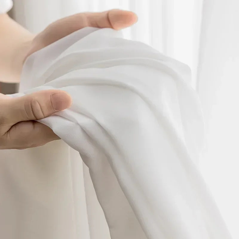 Cortina Voil Translúcida Branca com Ilhós Silenciosos Lenogue