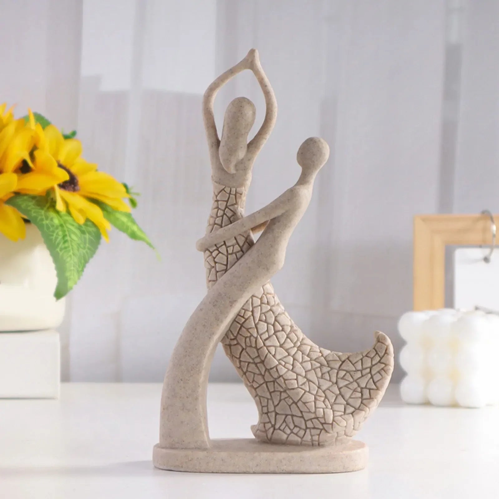 Escultura Abstrata de Casal para Mesa e Decoração Moderna Lenogue Bege - Mod. b
