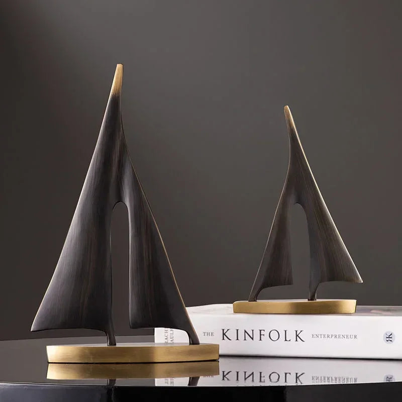 Escultura Barco Veleiro em Resina para Sala e Quarto Lenogue