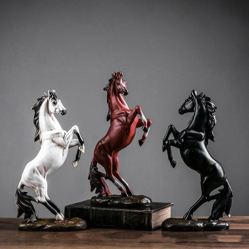 Escultura Cavalo em Resina Estilo Europeu com Pintura Manual Lenogue