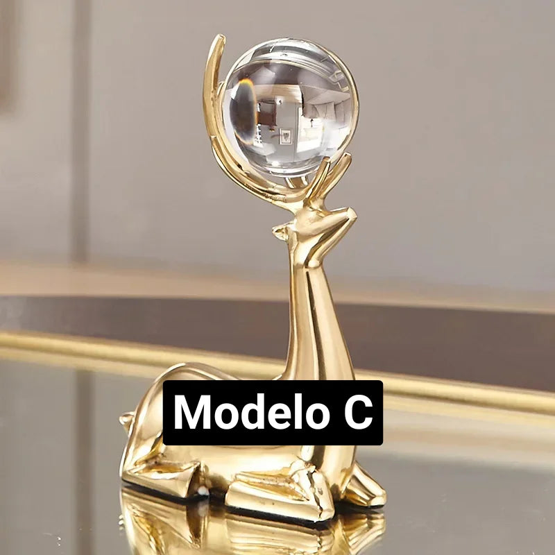 Escultura de Cervo Dourado com Bola Cristal para Sala e Escritório Lenogue Mod. c