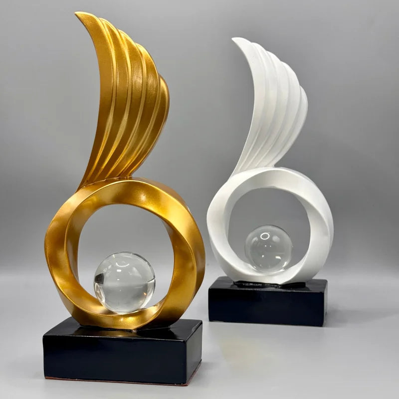 Escultura Decorativa com Asas e Esfera de Cristal para Sala Lenogue