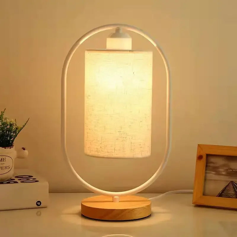 Luminária de Mesa Madeira com Cúpula Tecido para Sala Lenogue Branco - Mod. 01