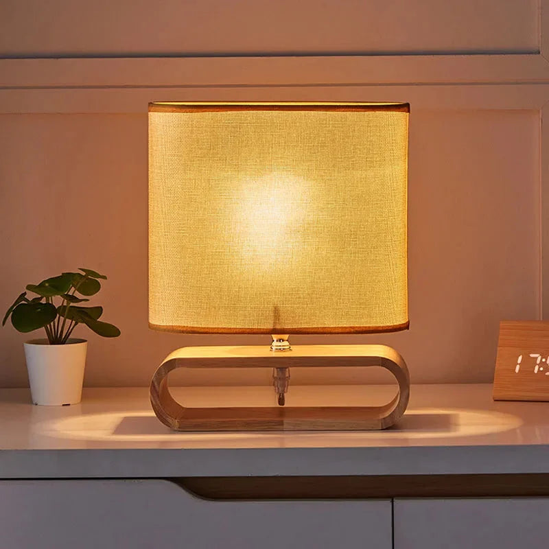 Luminária Mesa Base de Madeira Nórdica e Cúpula Tecido Lenogue