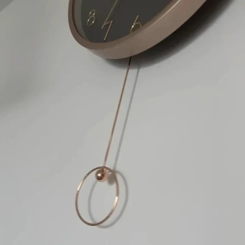 Relógio de Parede em Madeira Circular com Pêndulo para Sala Lenogue