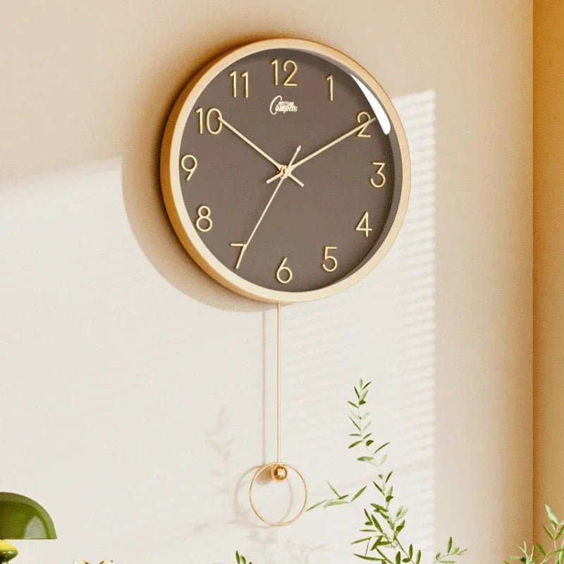 Relógio de Parede em Madeira Circular com Pêndulo para Sala Lenogue