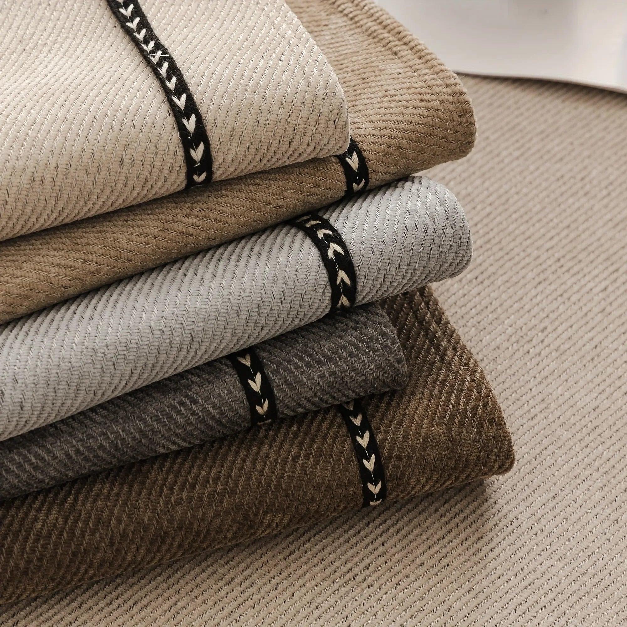 Capa de Sofá Chenille Antiderrapante Pet Friendly para Sala Lenogue