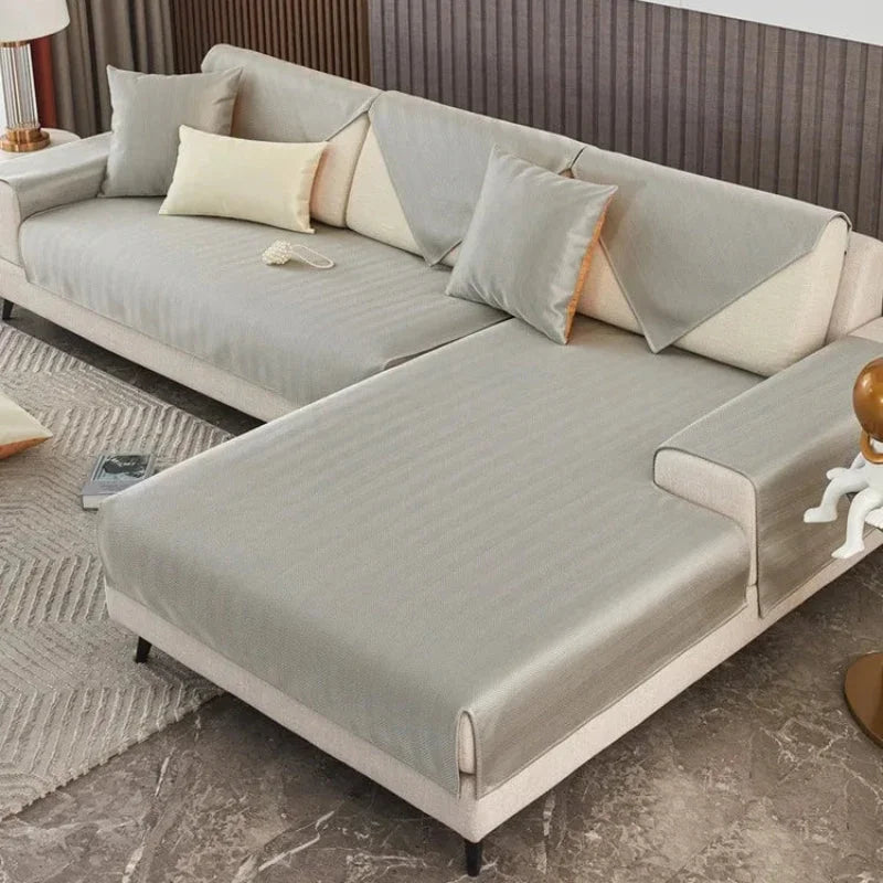 Capa de Sofá Seda Ice Cinza Claro com Base Antiderrapante e Matelassê Lenogue