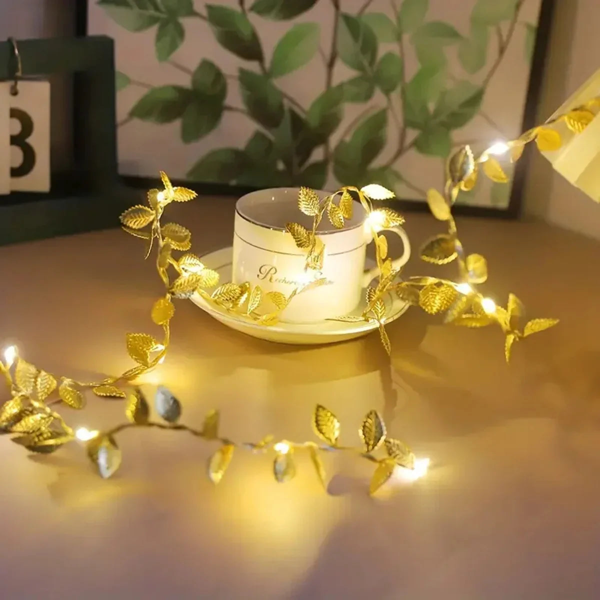 Cordão de Luzes Led Decorativo com Folhas Douradas Lenogue Dourado