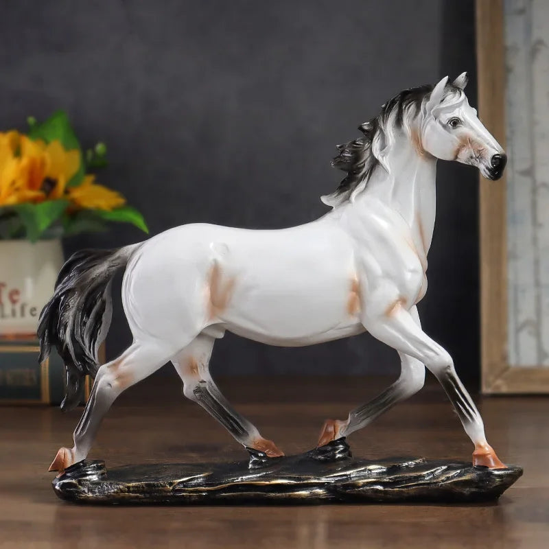 Escultura Cavalo em Resina Estilo Chinês Pose Galope Lenogue Branco