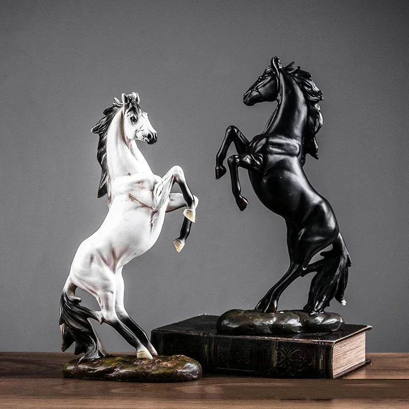 Escultura Cavalo em Resina Estilo Europeu com Pintura Manual Lenogue