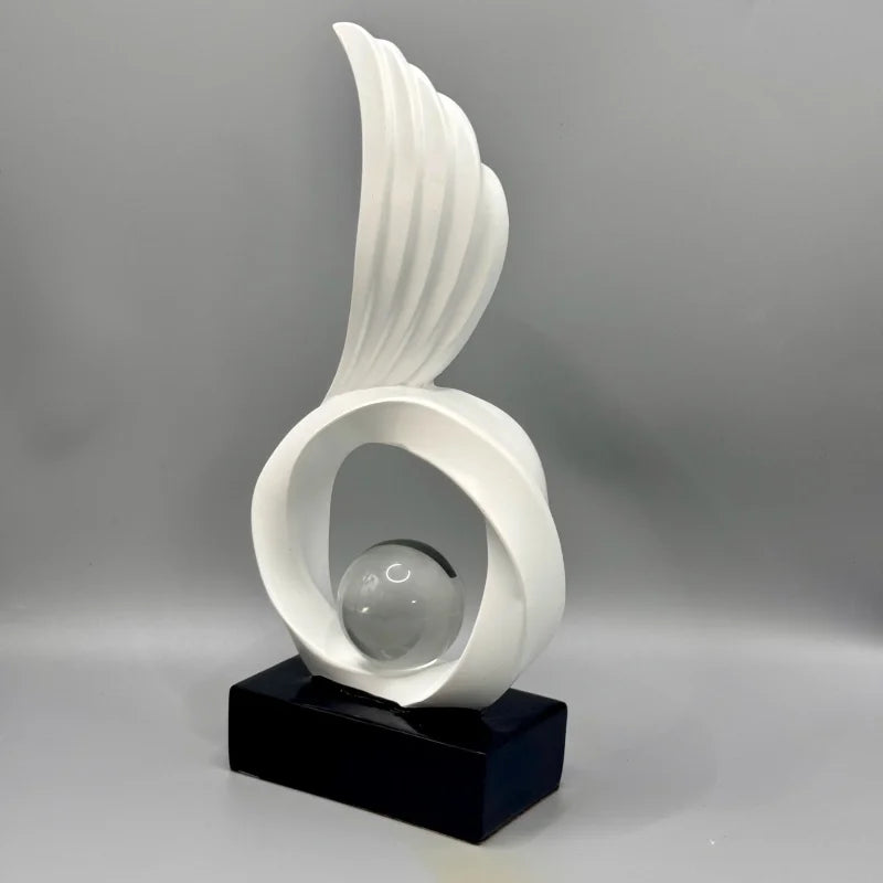 Escultura Decorativa com Asas e Esfera de Cristal para Sala Lenogue Branco
