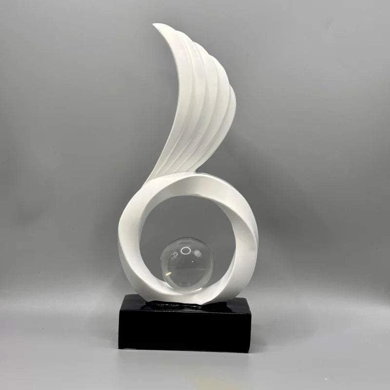 Escultura Decorativa com Asas e Esfera de Cristal para Sala Lenogue