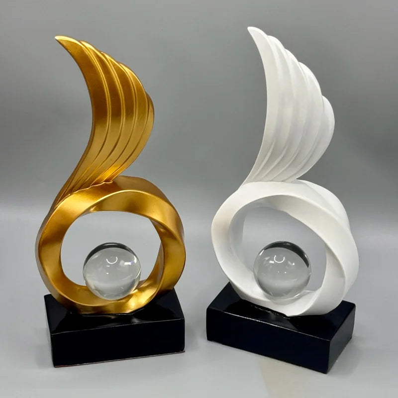 Escultura Decorativa com Asas e Esfera de Cristal para Sala Lenogue