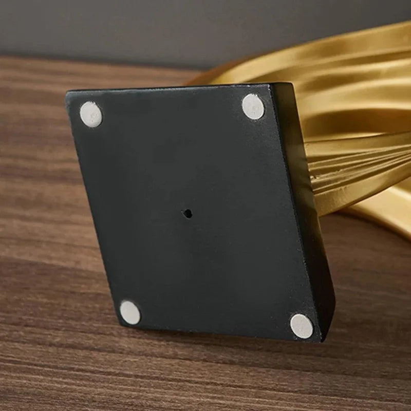 Estátua Moderna de Resina com Bola Cristal para Decoração Lenogue