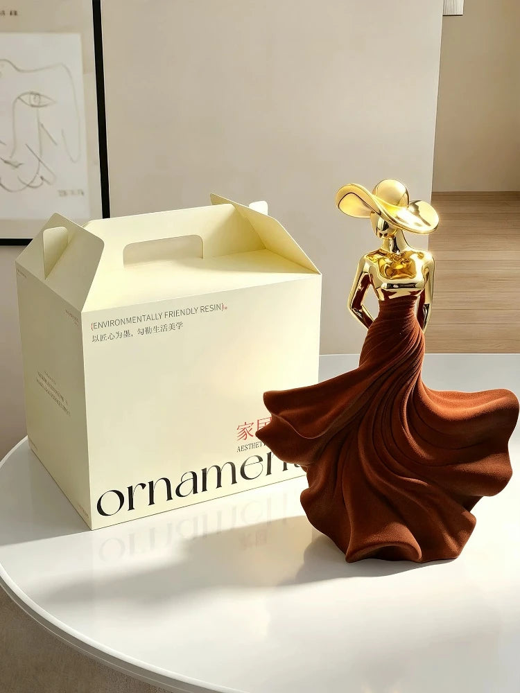 Estatueta de Resina Parfum Acabamento Eletroplaqueado Marrom Lenogue