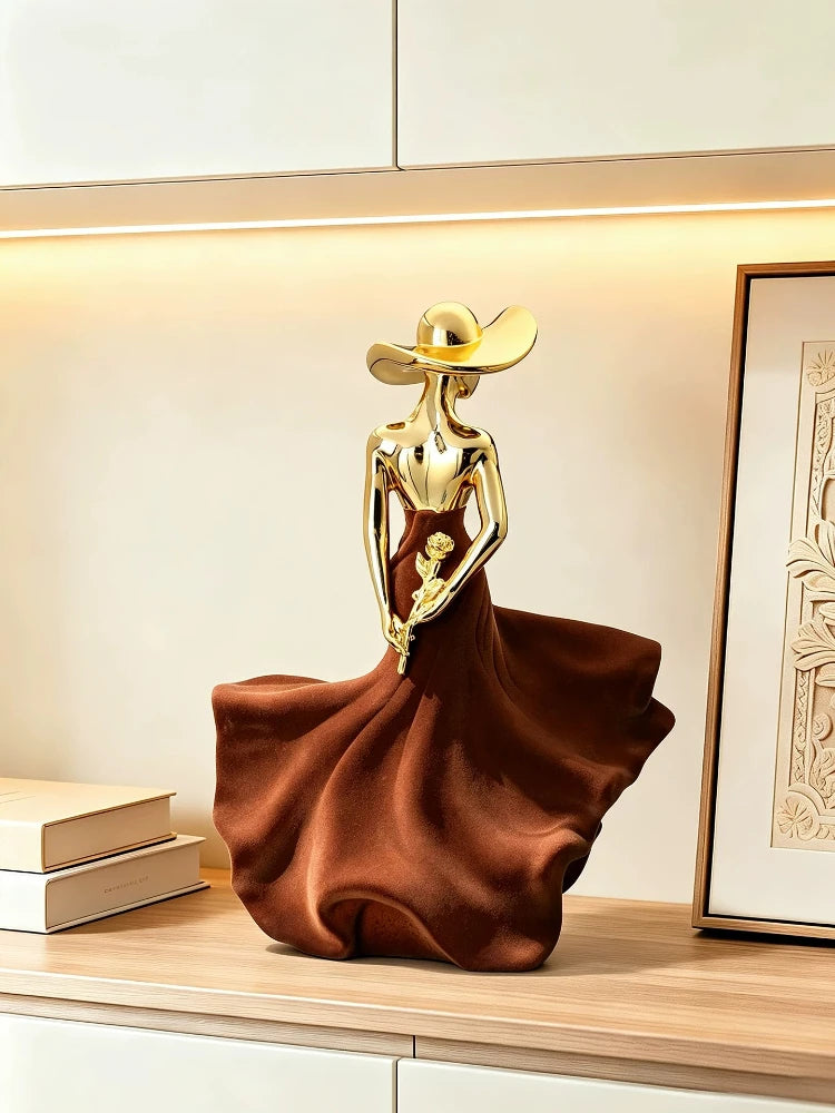 Estatueta de Resina Parfum Acabamento Eletroplaqueado Marrom Lenogue