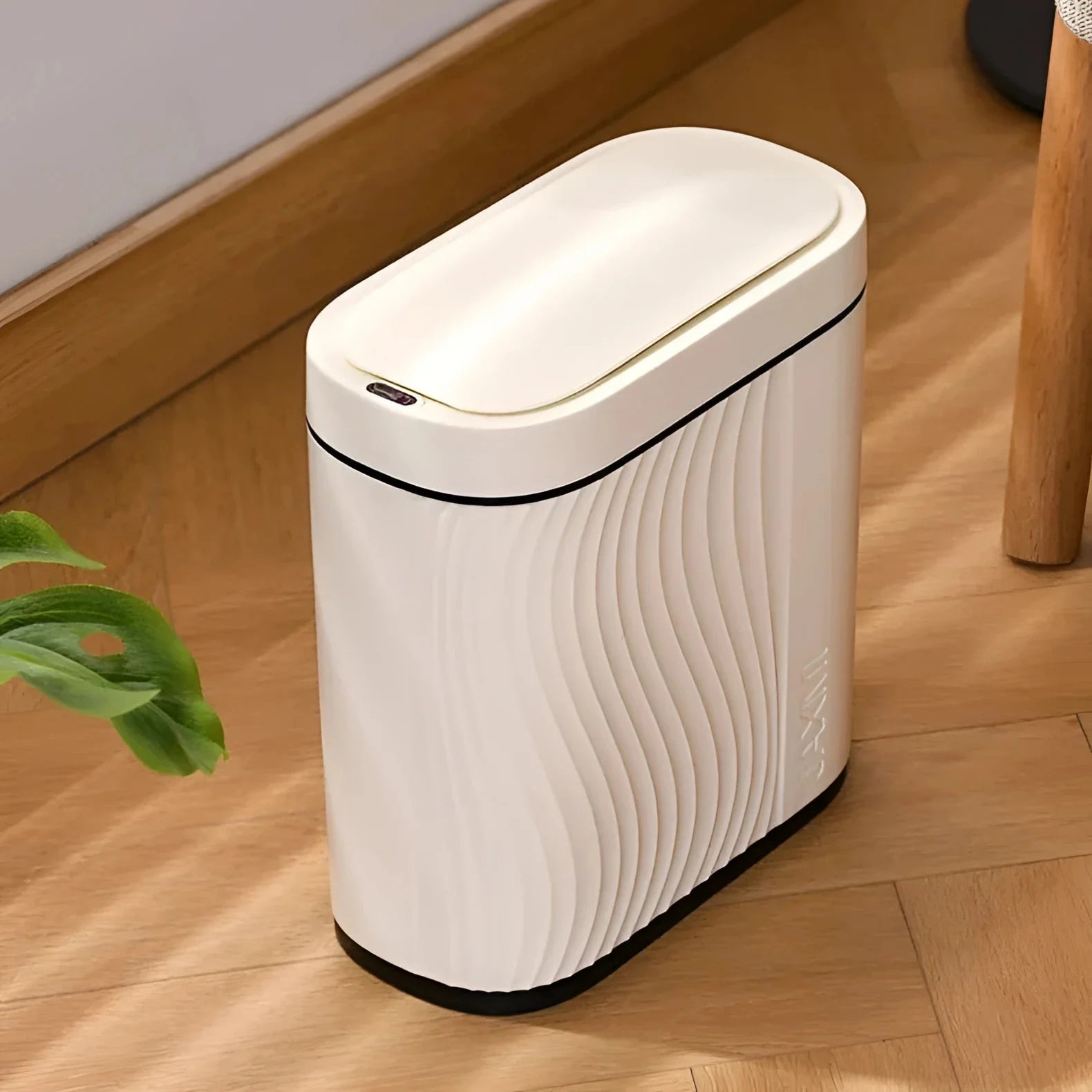 Lixeira Inteligente com Sensor de Movimento e Tampa Automática Lenogue Branco Preto